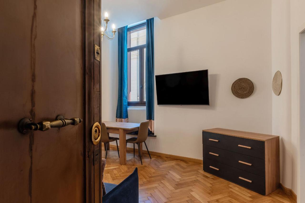 Cs Termini Nazionale Apartments Рим Екстериор снимка